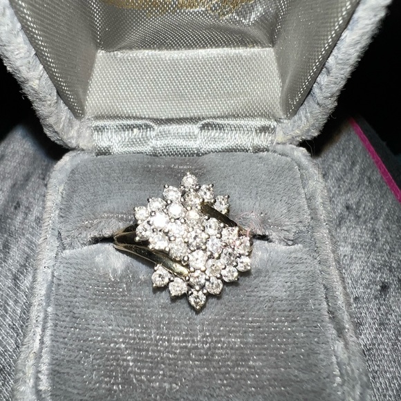 10k yellow gold natural diamond ring - Picture 4 of 14